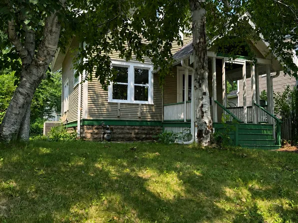 1067 Dale St N, Saint Paul, MN 55117