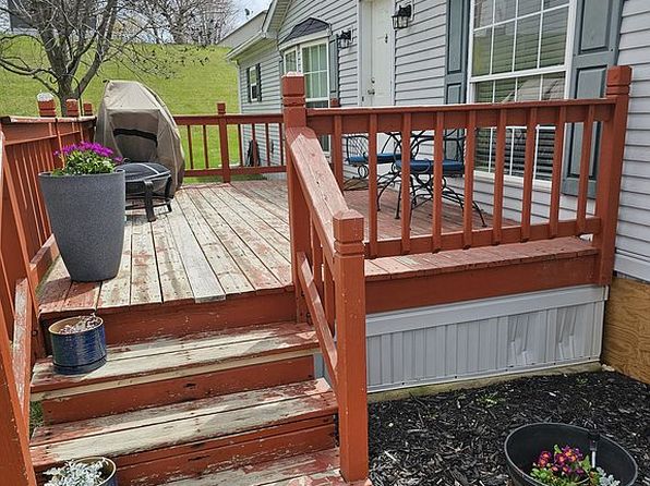 4160 Mount Alpine St, Dubuque, IA 52001