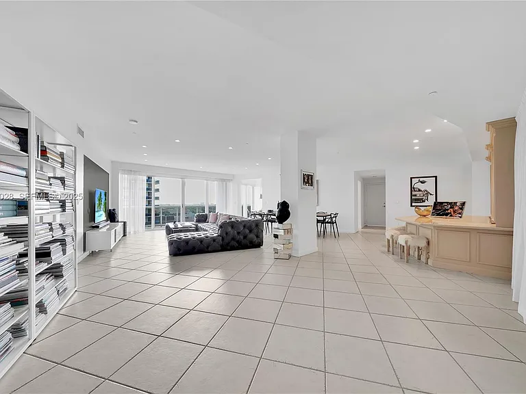 9601 Collins Ave #809 — Photo 9