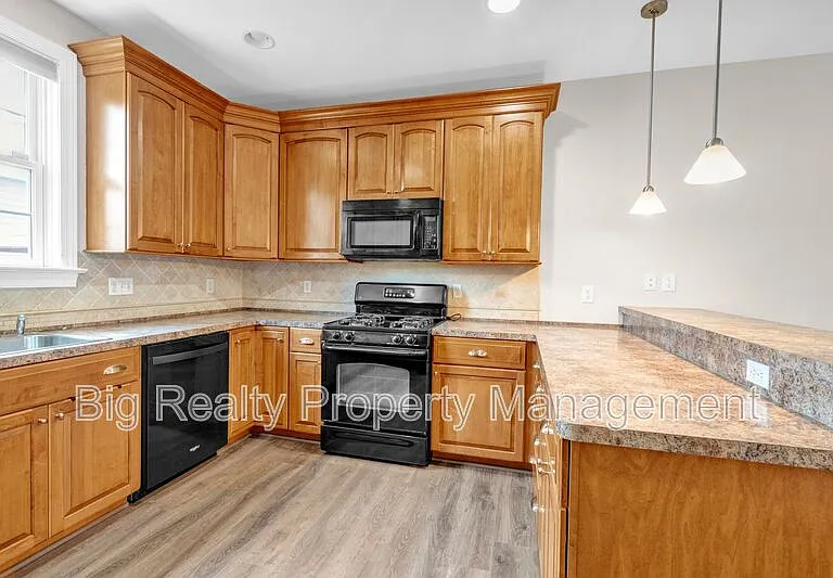 364 Prospect St — Photo 20