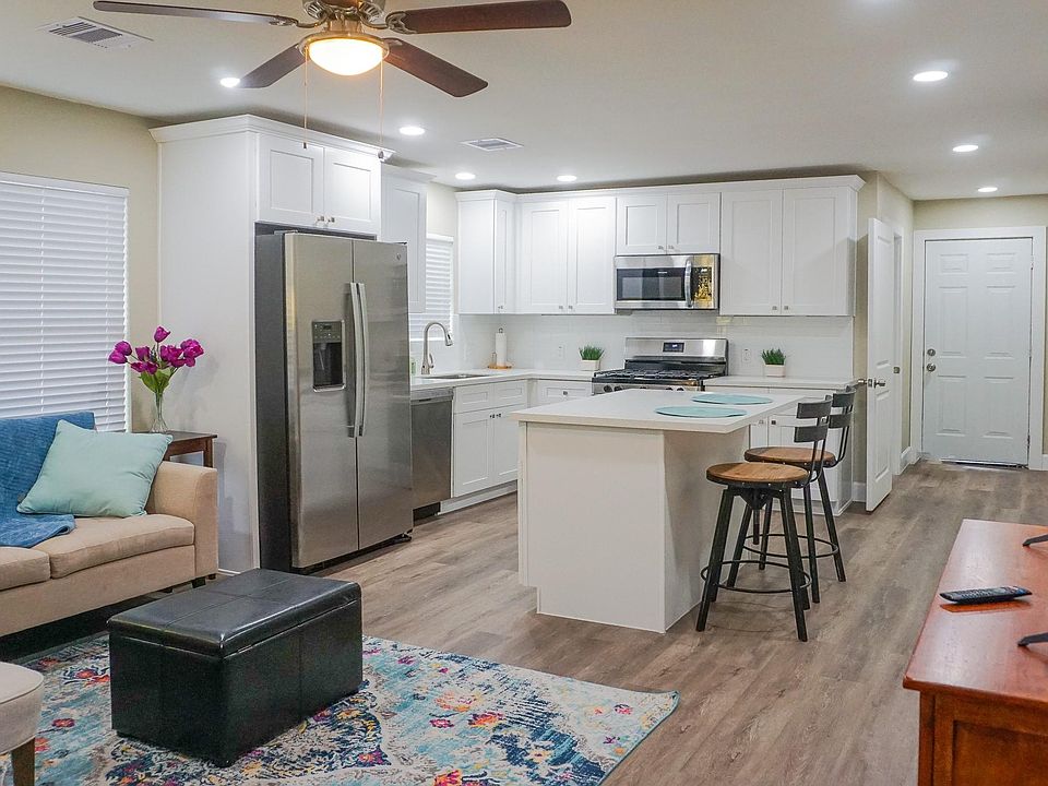 1st image of 3703 Market St APT 2