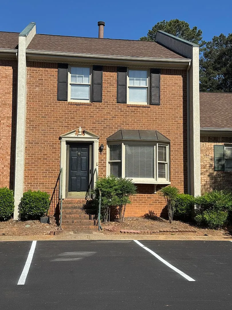 Building Photo - 250 Cleveland Rd #211