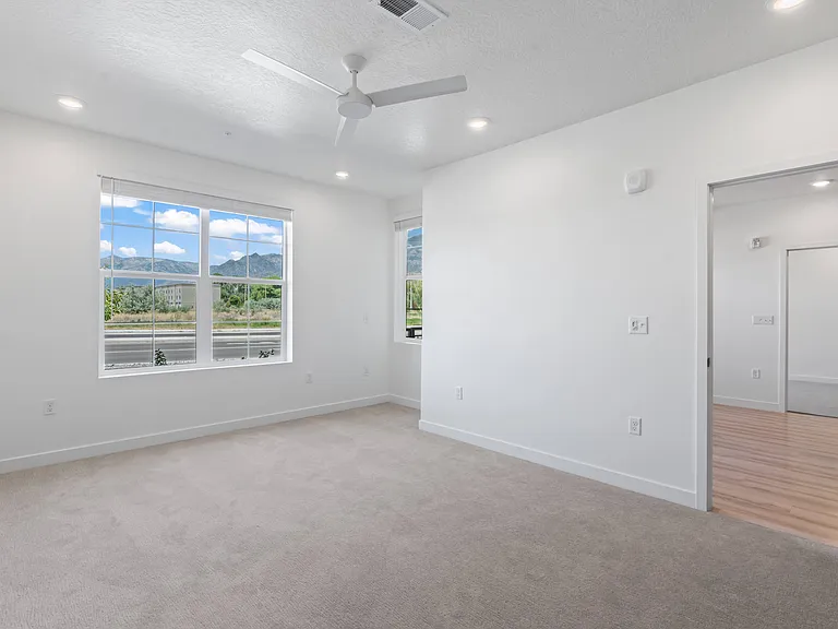 800 E 620 S — Photo 156