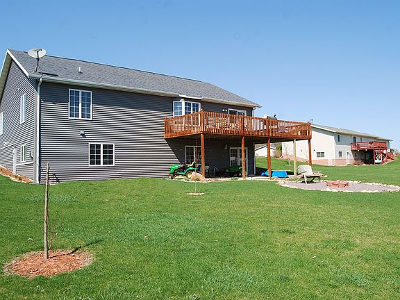 2nd image of 130 N Lakeview Dr