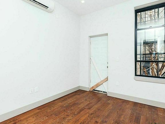 5th image of 133 Menahan St #2B