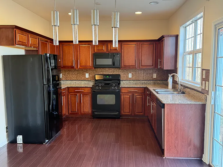908 Wendlebury Ct — Photo 18