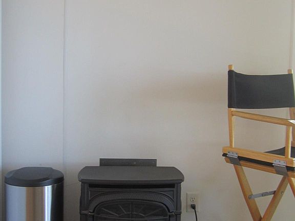 3rd image of 45 Boston Harbor Rd