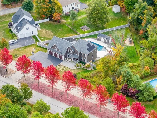 3 Meadow View Ln, Fiskdale, MA 01518