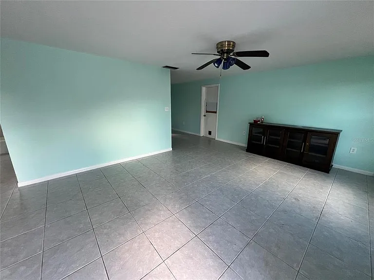 394 Ferris Dr NW — Photo 3