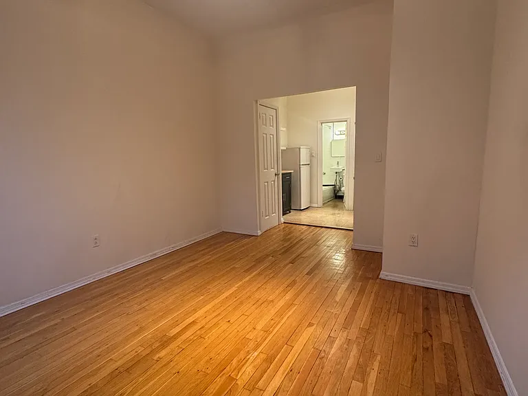 40 W 95th St #3 — Photo 2
