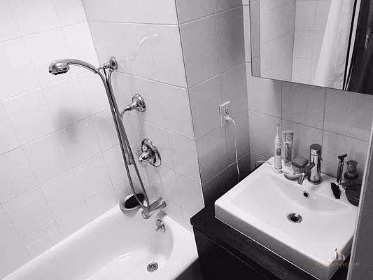 Rented by ONE Manhattan Real Estate | media 17