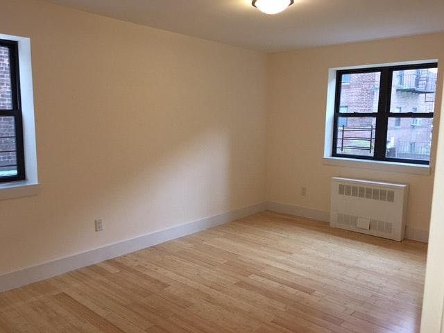 2nd image of 2800 Coyle St APT 321