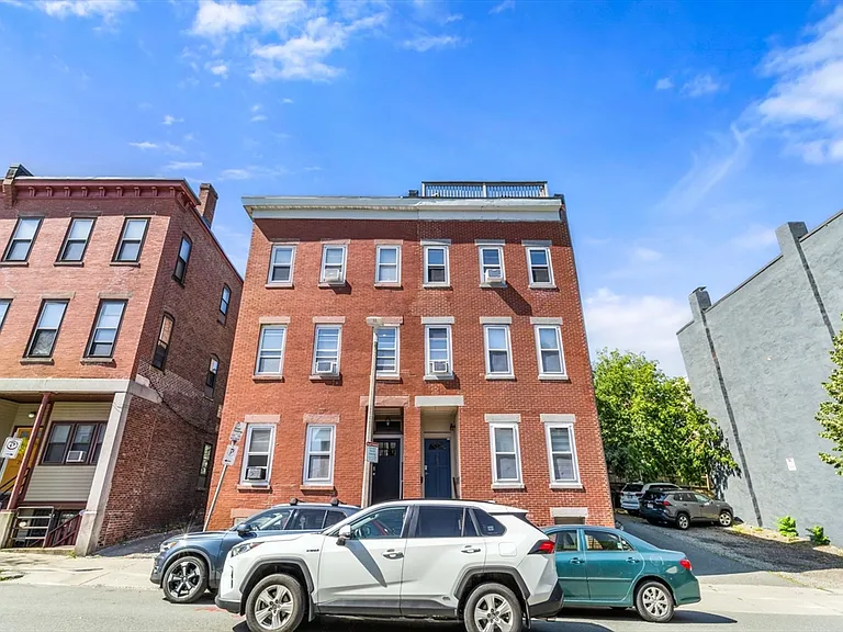 291 W 3rd St #3 — Photo 13