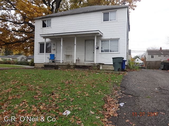 2nd image of 983 Racine Ave
