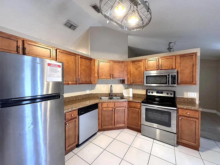 820 Briargrove Ave — Photo 9