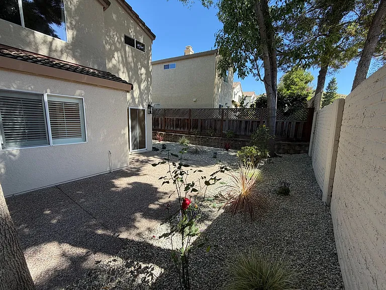 1102 Vista Pointe Cir — Photo 15