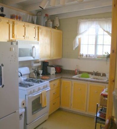 3rd image of 1101 E Las Cruces Ave
