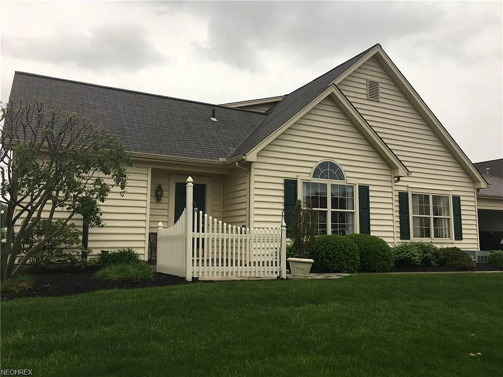 5814 Longview Cir photo 1