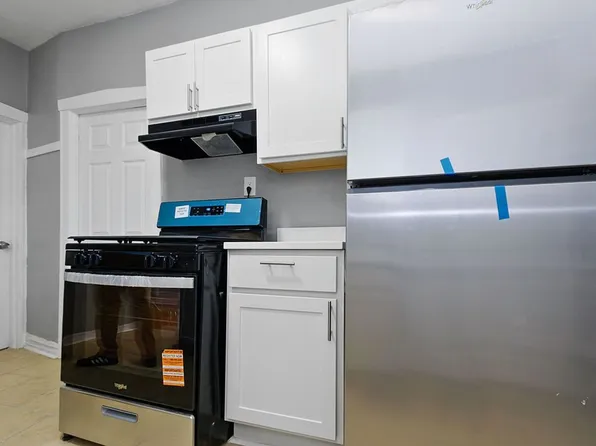7556-58 S. Calumet Ave. / 320-28 E 76th St.