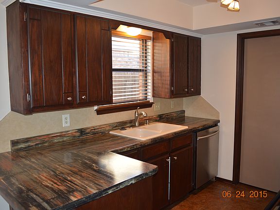 5th image of 755 W Forest Dr