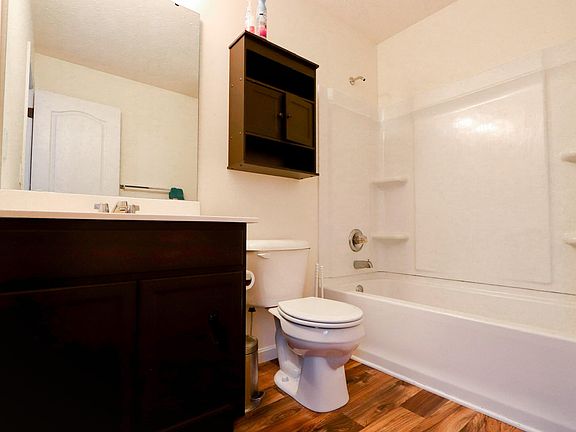 5th image of 1204 Gemstone Pointe Dr