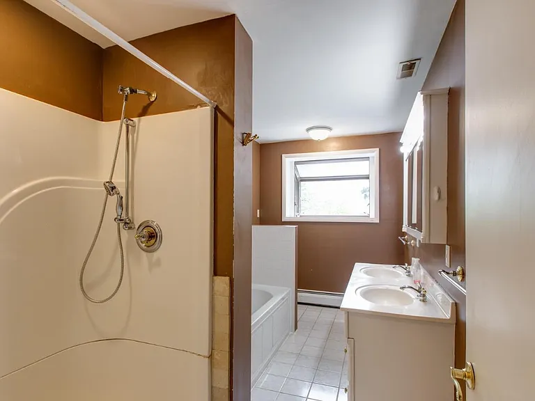 10373 Lombardi Dr — Photo 5