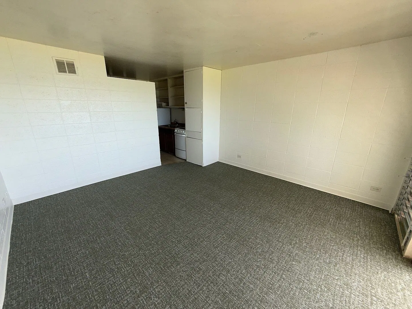 Beach Front Studio - Pokai Bay Beach Cabanas — Photo 4