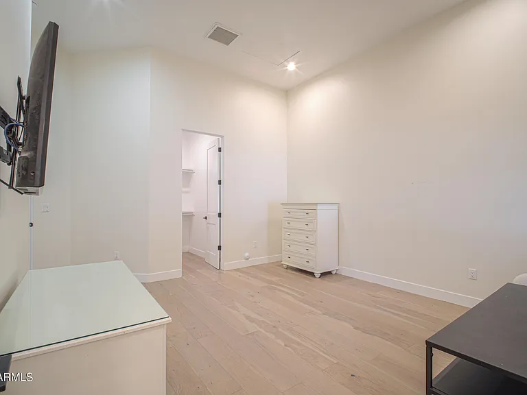 12424 E Victoria St — Photo 52