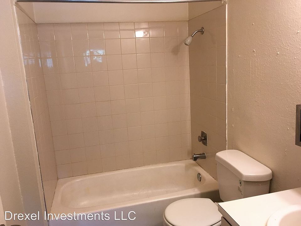 2nd image of 9032 9th Ave SW