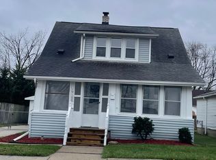 19108 Eastland St, Roseville, MI 48066