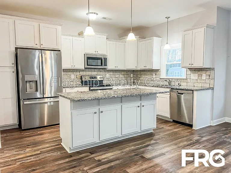 491 Fallingbrook Dr — Photo 18