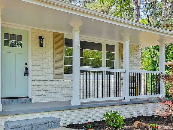 4th image of 2308 Hollyridge Dr SW