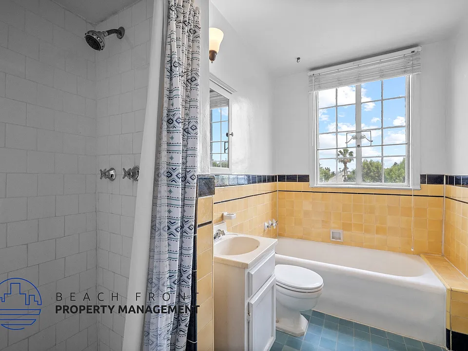 512 S. Hobart Blvd.