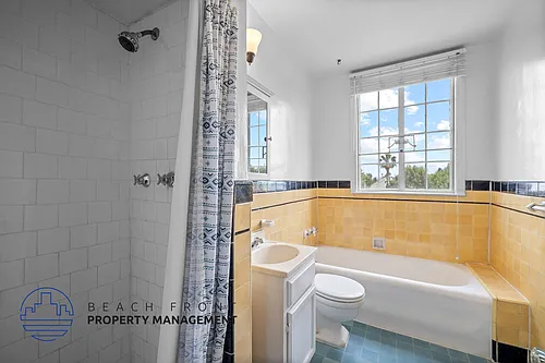 512 S. Hobart Blvd. Photo 1