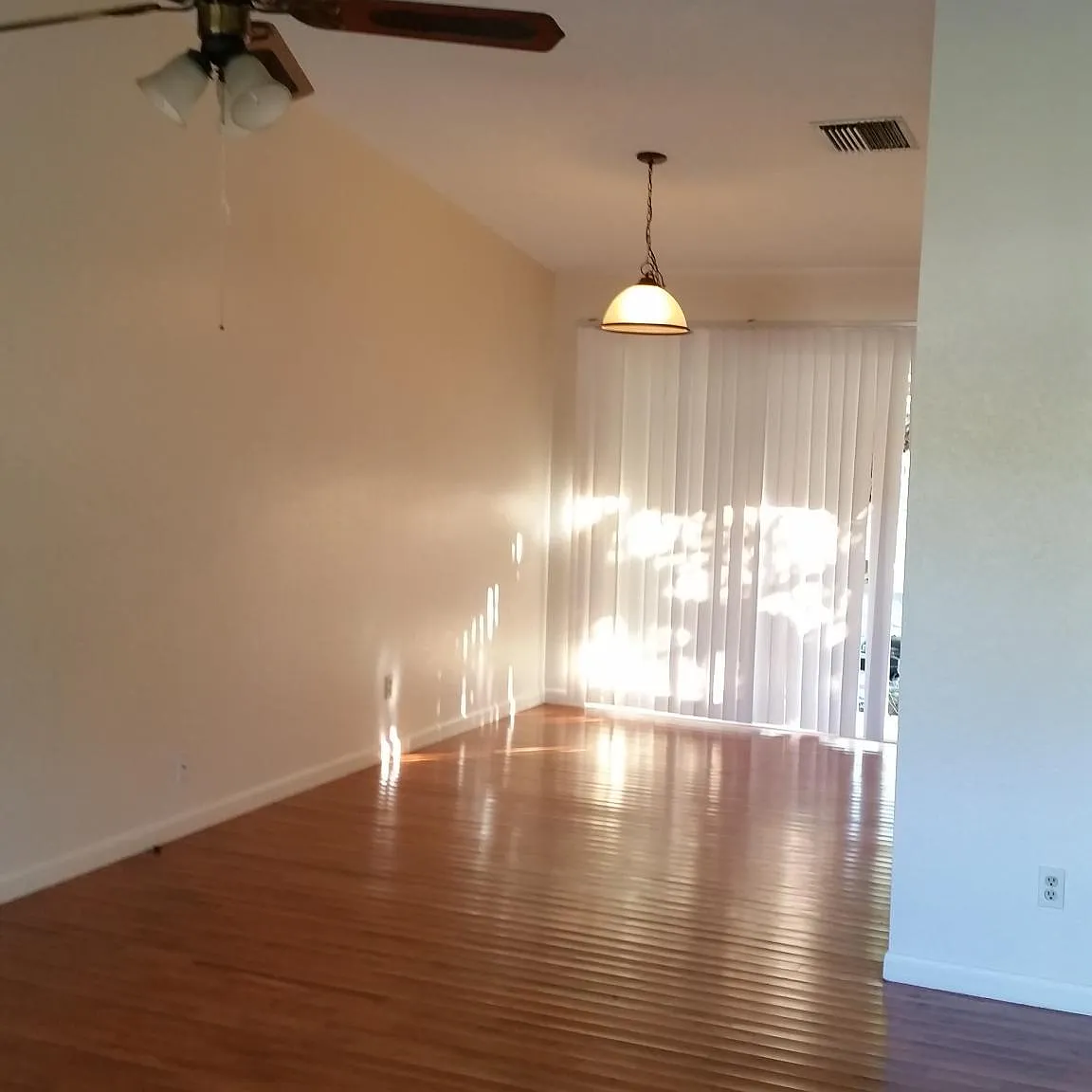 2 bed, 840 sqft, $1,745 — Photo 4