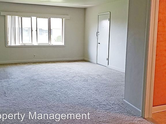 5th image of 599 Callan Ave APT 3