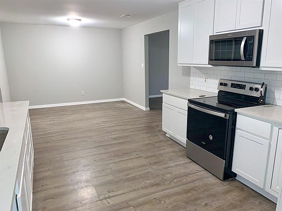 2nd image of 1853 College Pkwy