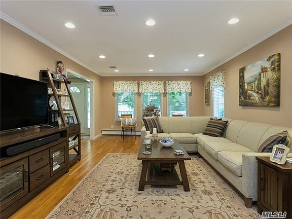 4th image of 4 Cathy Ct