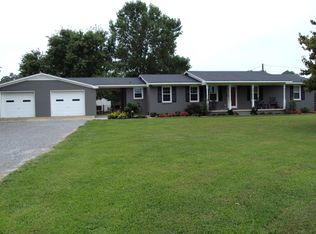 47 Jeans Rd, Fayetteville, TN 37334