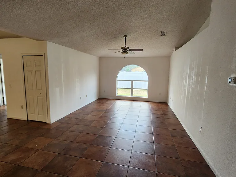 3197 Harrow Rd — Photo 7