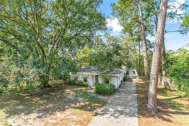 209 W Hickory St — Photo 13