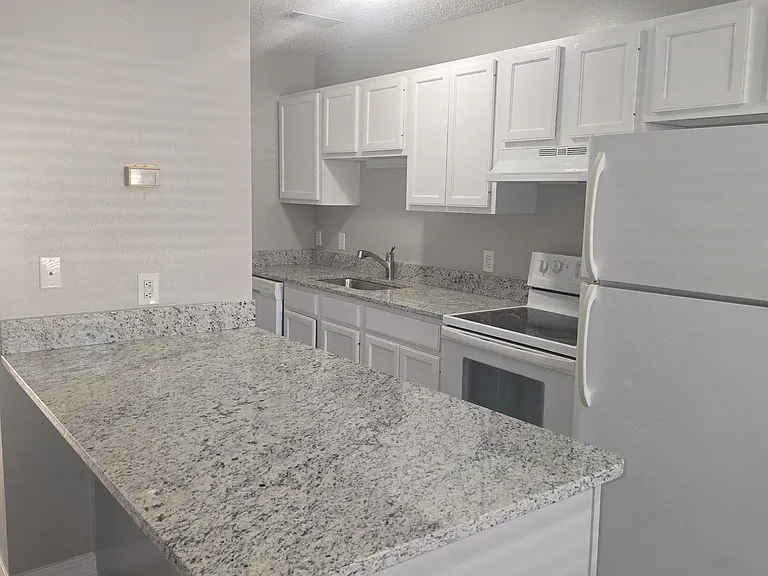 42493 Barry Ct — Photo 16