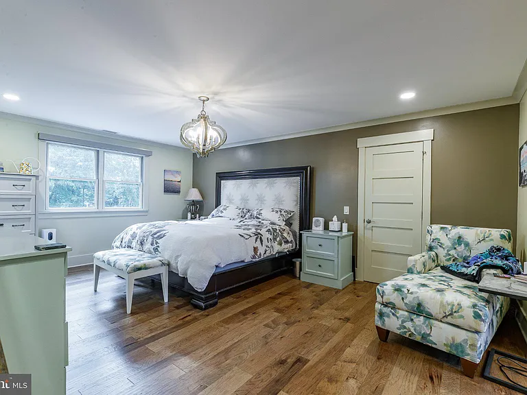 1135 Romsey Dr — Photo 19