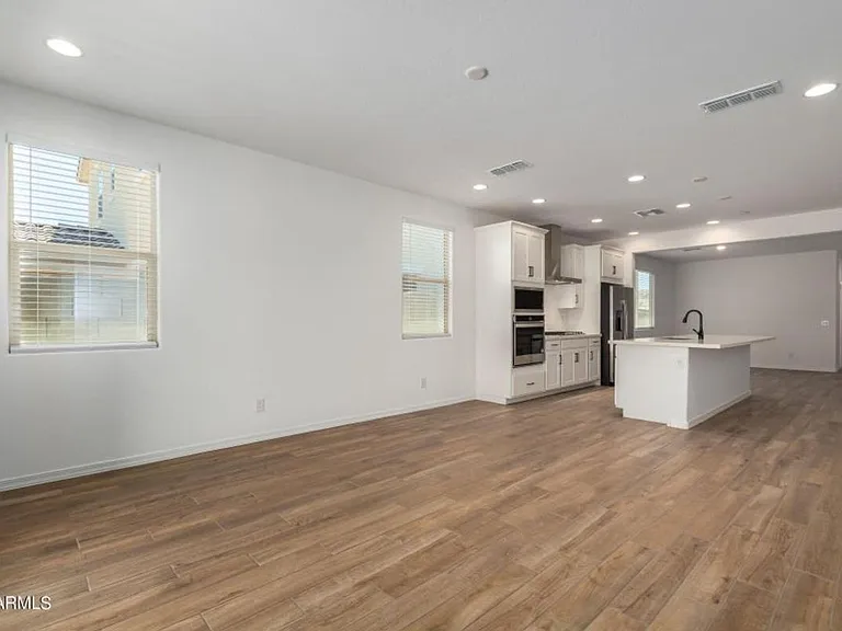 17318 W Surrey Dr — Photo 14