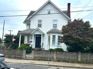 213 Waterman Ave #3, East Providence, RI 02914