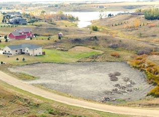 3053 E Lakeside Rd, Jamestown, ND 58401