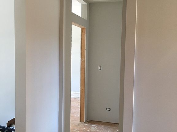 5th image of 408 Thomas Ave Ste 2