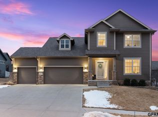 11517 Grissom St, Papillion, NE 68046