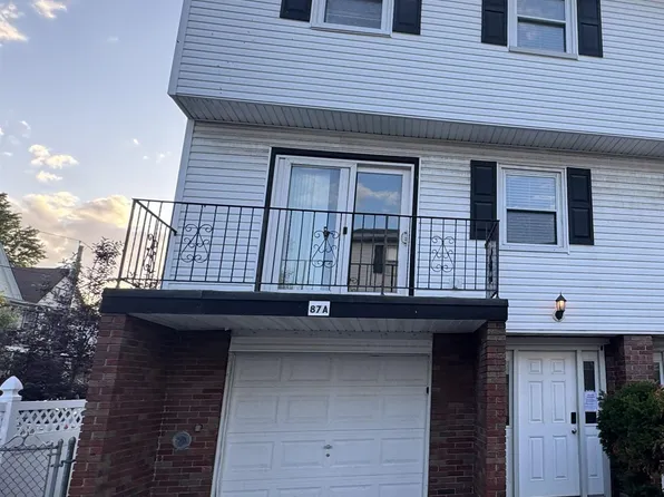 87 W 9th St, Bayonne, NJ 07002