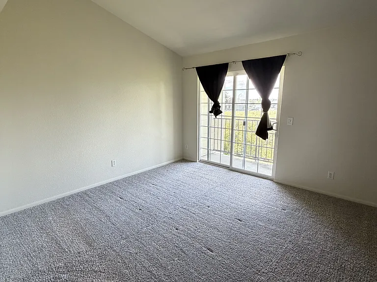524 Court St — Photo 14